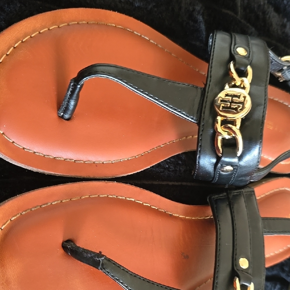Tommy Hilfiger Black and Tan Sandals with Gold Chain
